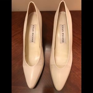 Evan Picone Pumps. Size 9 1/2 Narrow.